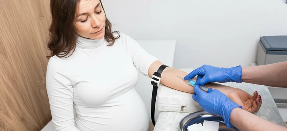 ¿En qué consiste el tamizaje de glucosa durante el embarazo?